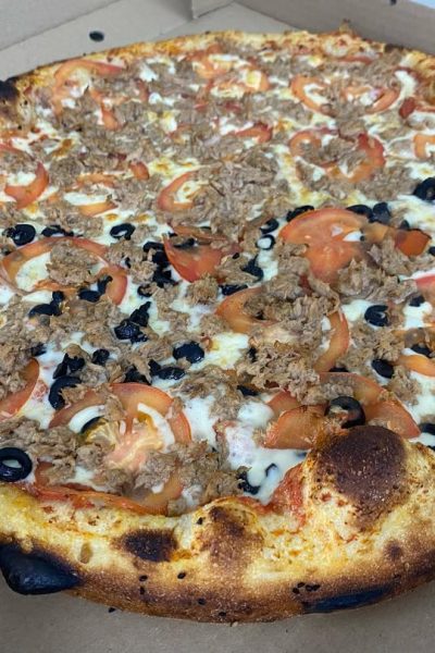 פיצה טאבון עם טונה בפקיעין פיצה די קלאס