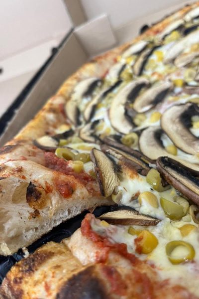 פיצה טאבון עם פטריות באזור מעלות תרשיחא