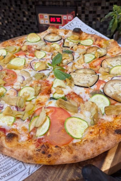 פיצה עם ירקות