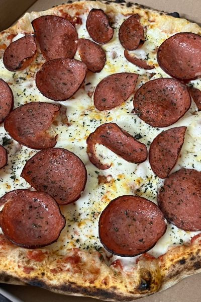 פיצה עם פפרוני במעלות